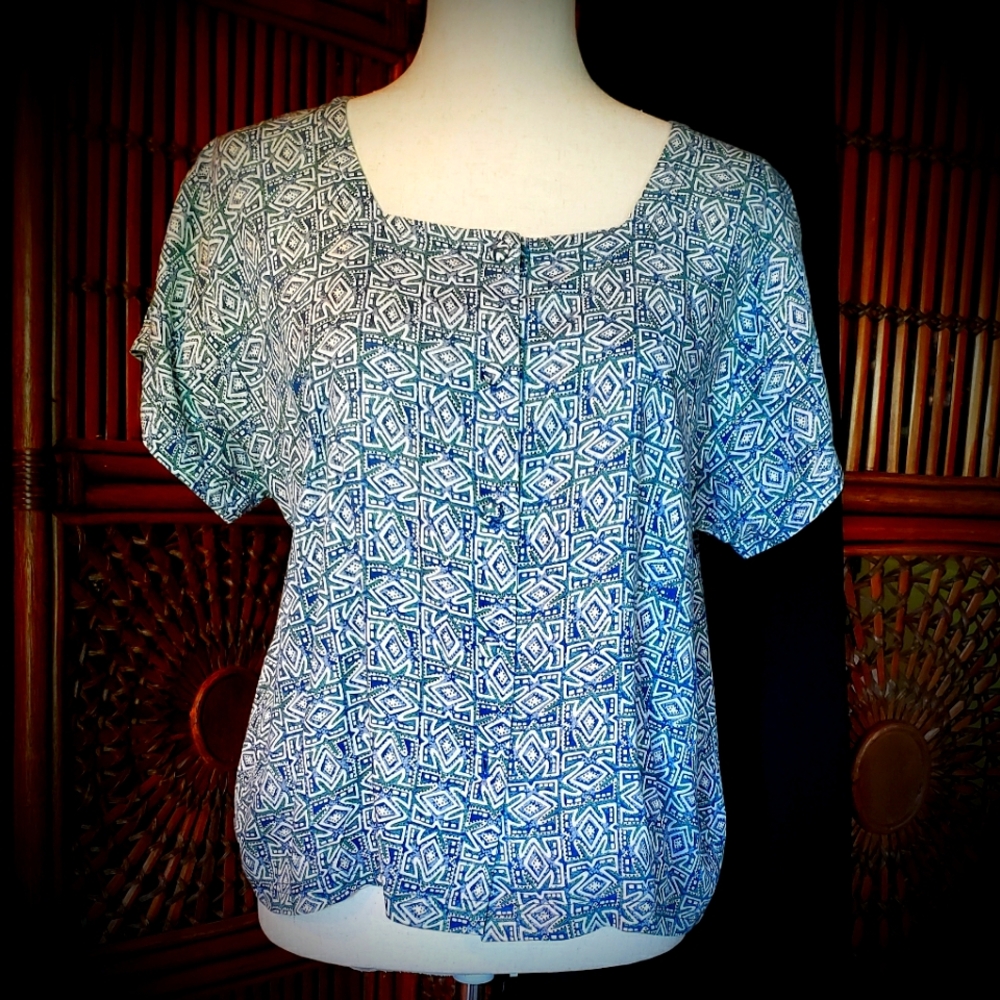 PASSPORTS / PIER ONE EXPORTS Boho Top LG